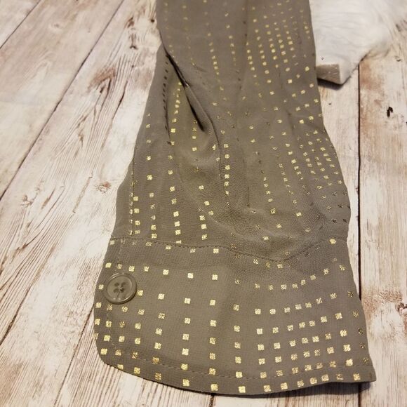 Ellen Tracy sheer button up longsleeve - Picture 4 of 6